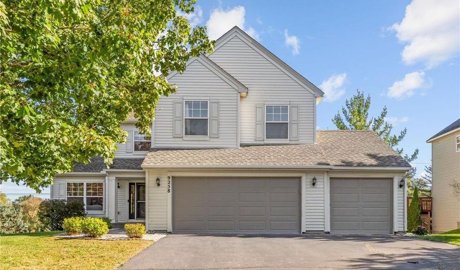 9258 Tyne Ln, Inver Grove Heights, MN 55077 - 3 Beds, 3 Bath