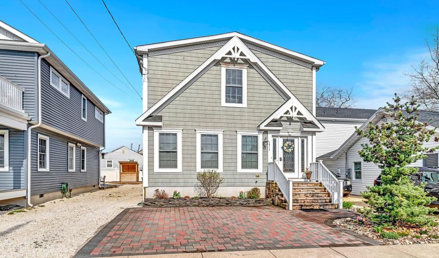 1814 Briarwood Ter, Belmar, NJ 07719 - 3 Beds, 3 Bath