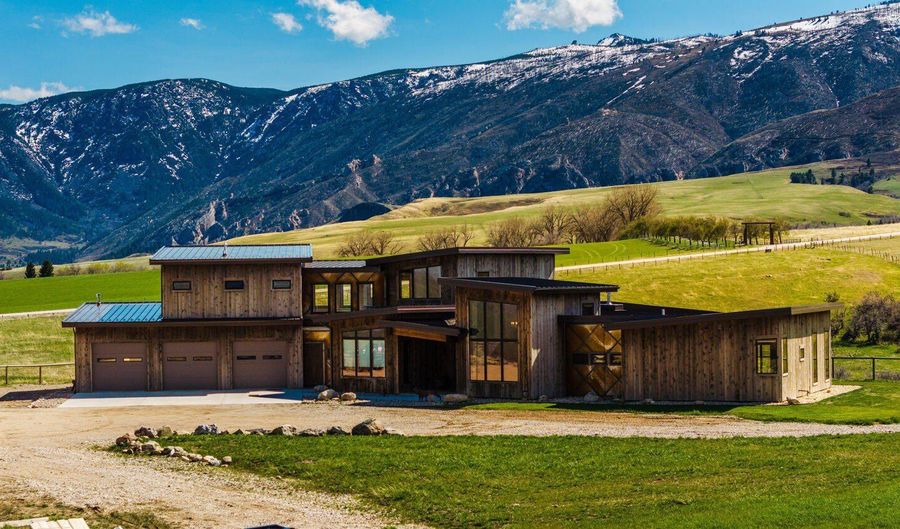 838 Hwy 335, Big Horn, WY 82833 - 3 Beds, 3 Bath