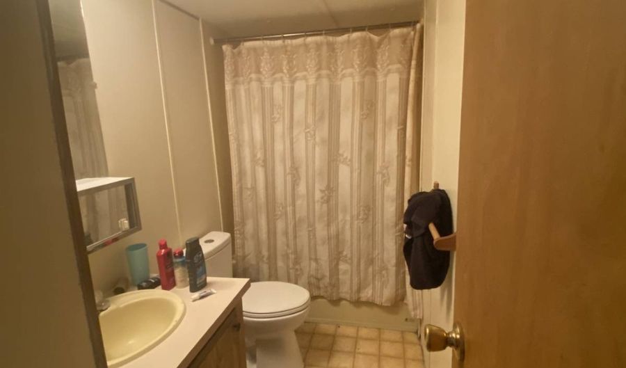 411 S. Grover Ave 11, Alma, MI 48801 - 3 Beds, 2 Bath