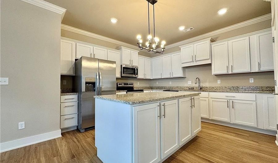 900 NE Heights Ln, Bentonville, AR 72712 - 3 Beds, 2 Bath