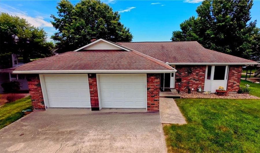1000 Lake Viking Ter, Altamont, MO 64620 - 3 Beds, 3 Bath