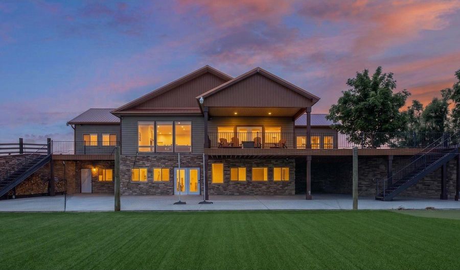 17622 County Road 1, Berthoud, CO 80513 - 4 Beds, 4 Bath