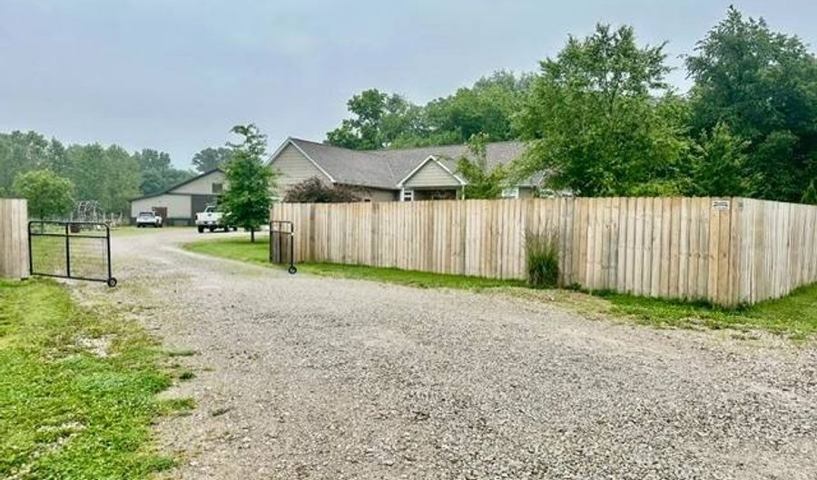 4062 E 1900th Ave, Annapolis, IL 62413 - 3 Beds, 2 Bath