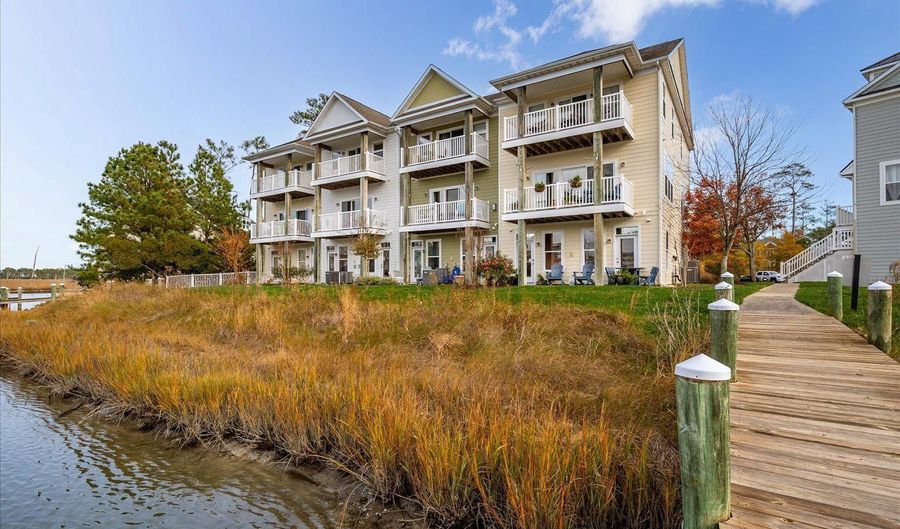 10900 HOLYSTONE Ln 503, Berlin, MD 21811 - 3 Beds, 4 Bath