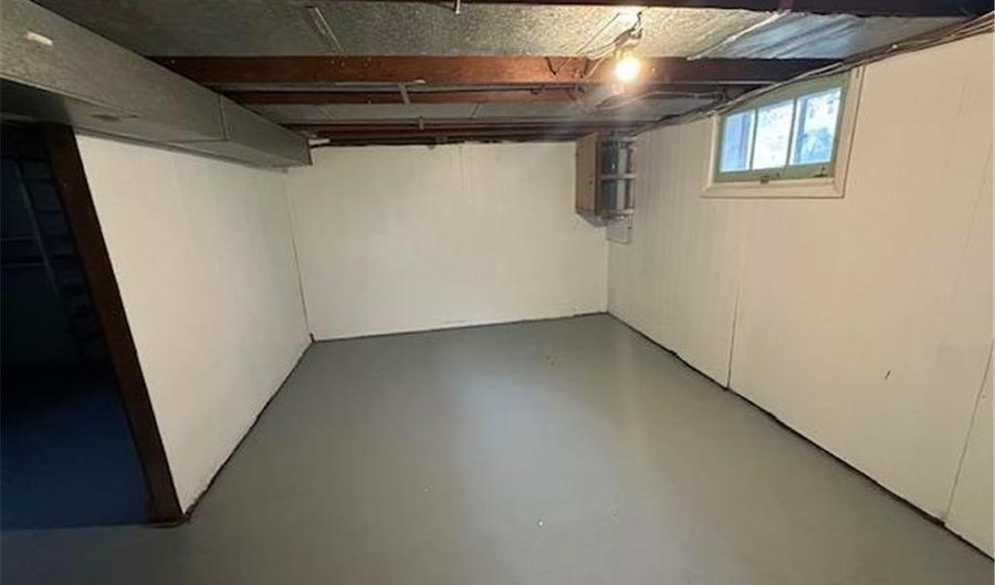 607 10th Ave SW, Austin, MN 55912 - 2 Beds, 1 Bath