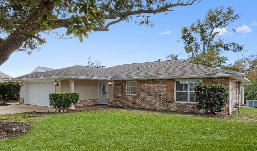 707 Holly Hills Dr, Biloxi, MS 39532 - 3 Beds, 2 Bath