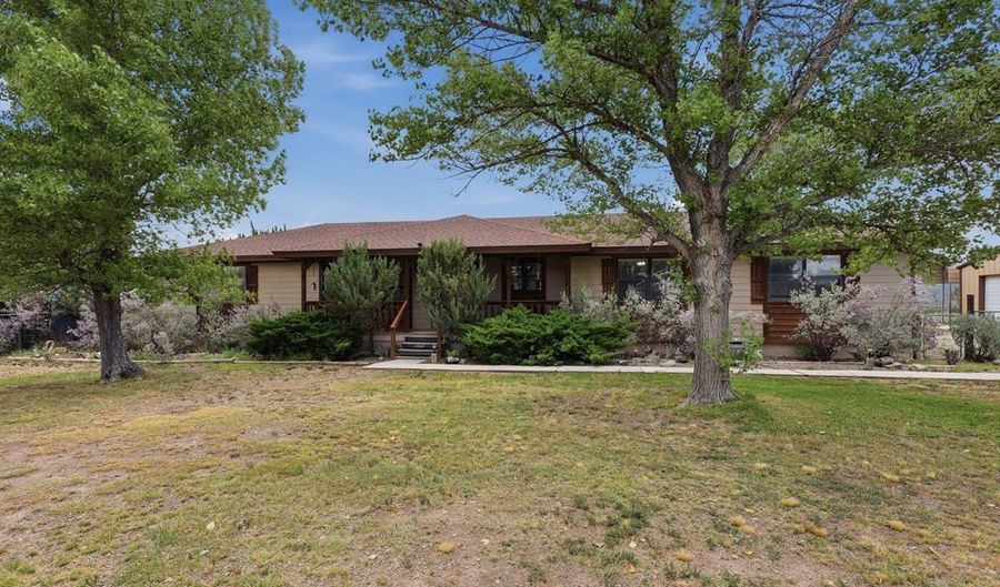 102 S Hackberry Dr, Alpine, TX 79830 - 4 Beds, 2 Bath