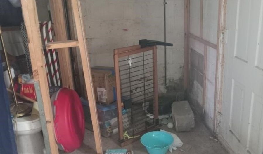 712 N 4th, Arkansas City, KS 67005 - 2 Beds, 1 Bath