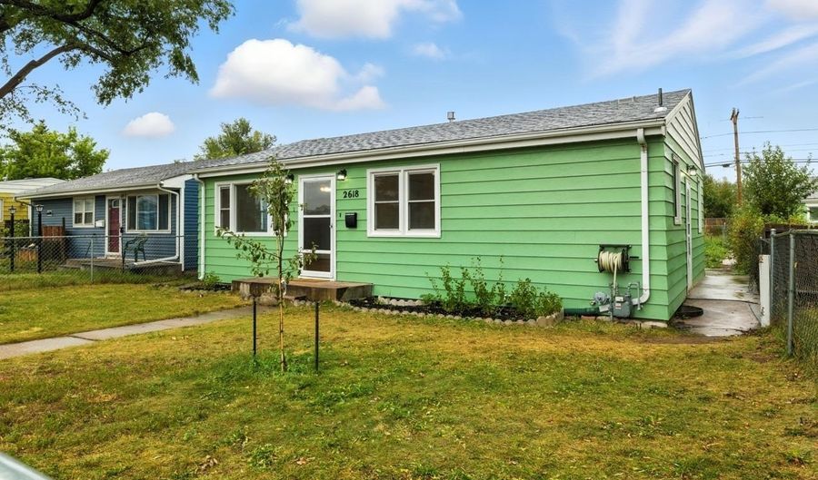 2618 10TH St, Cheyenne, WY 82001 - 3 Beds, 2 Bath
