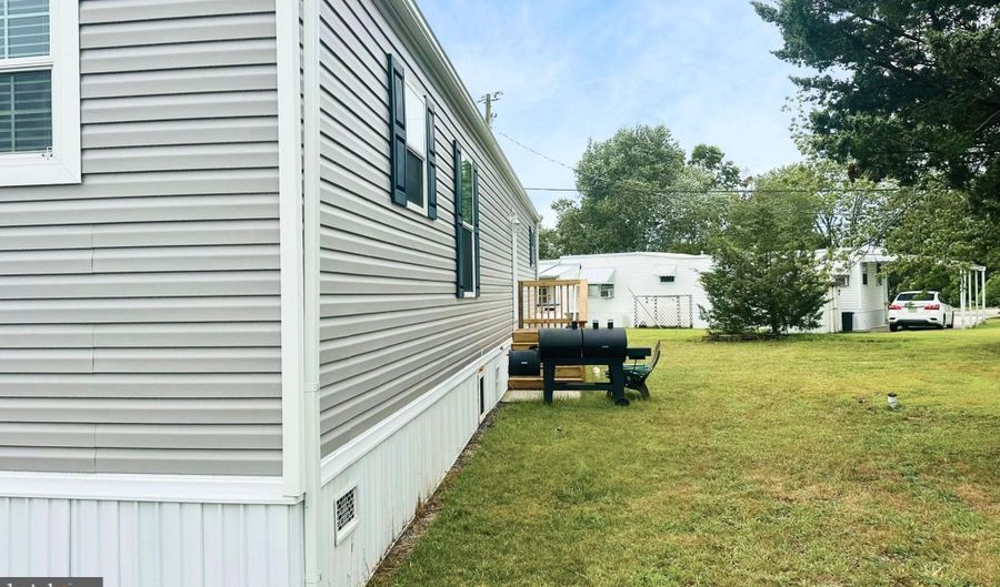 120 REDWOOD Dr, Barnegat, NJ 08005 - 2 Beds, 2 Bath