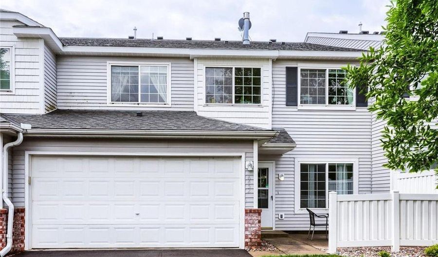 6452 158th St W, Apple Valley, MN 55124 - 2 Beds, 2 Bath