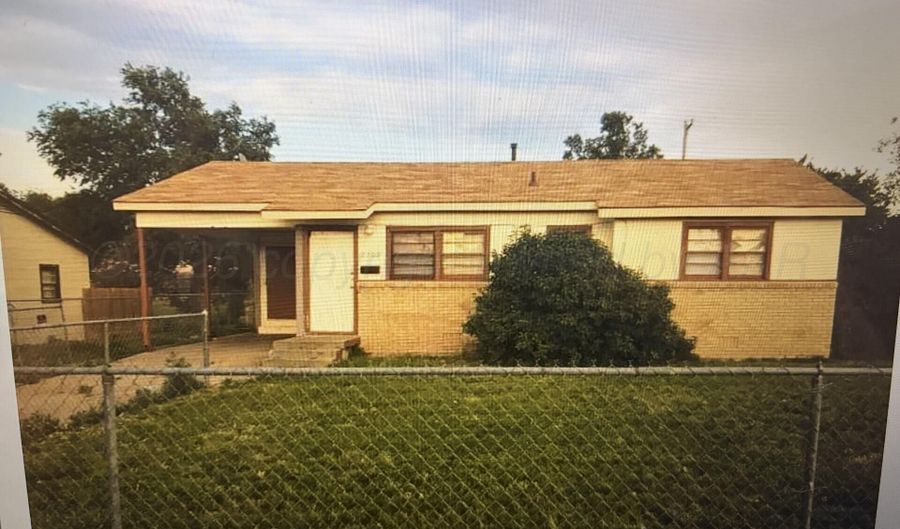 2702 Oak Dr, Amarillo, TX 79107 - 3 Beds, 1 Bath