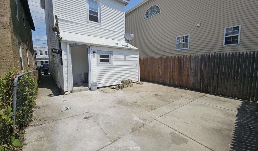 2016 Grant Ave, Atlantic City, NJ 08401 - 3 Beds, 1 Bath