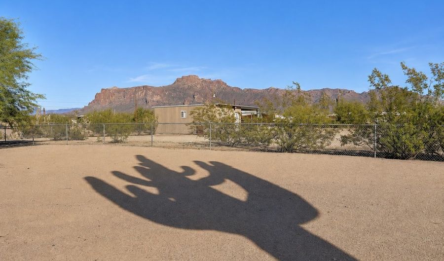 1823 S HILTON Rd, Apache Junction, AZ 85119 - 2 Beds, 1 Bath