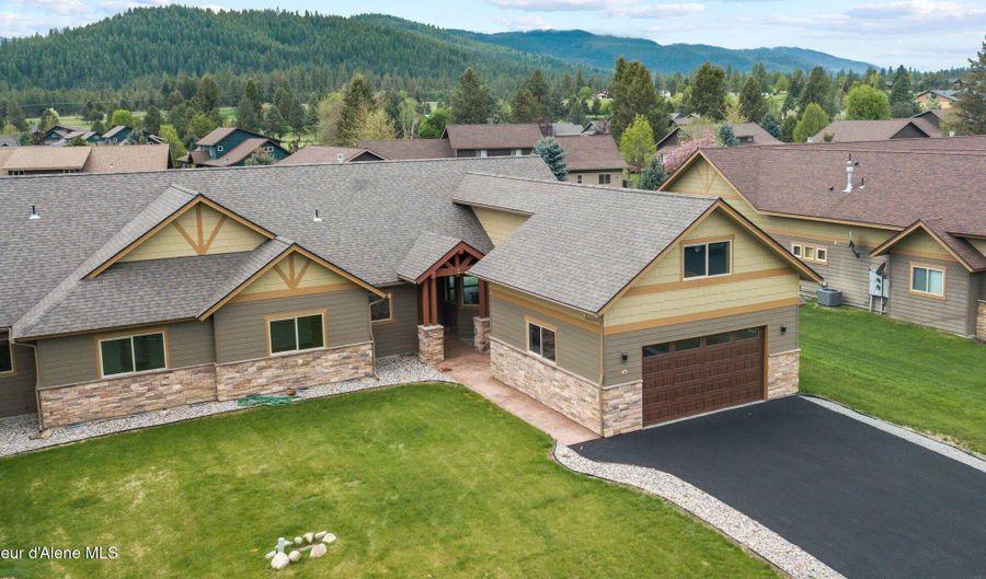 24 Bellflower, Blanchard, ID 83804 - 3 Beds, 4 Bath