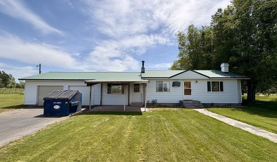 9 E Rich Ln, Blackfoot, ID 83221 - 3 Beds, 2 Bath
