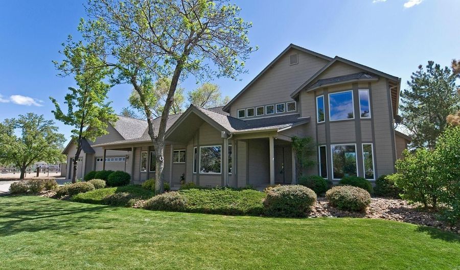 815 Kingsland Ct, Gardnerville, NV 89460 - 3 Beds, 4 Bath