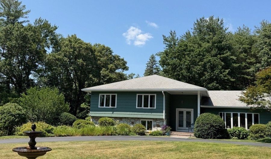 39 Oriole Dr, Andover, MA 01810 - 4 Beds, 3 Bath