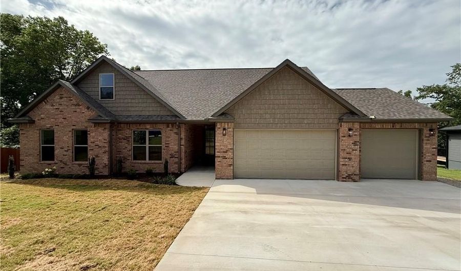 27 Blairgowrie Dr, Bella Vista, AR 72715 - 3 Beds, 3 Bath