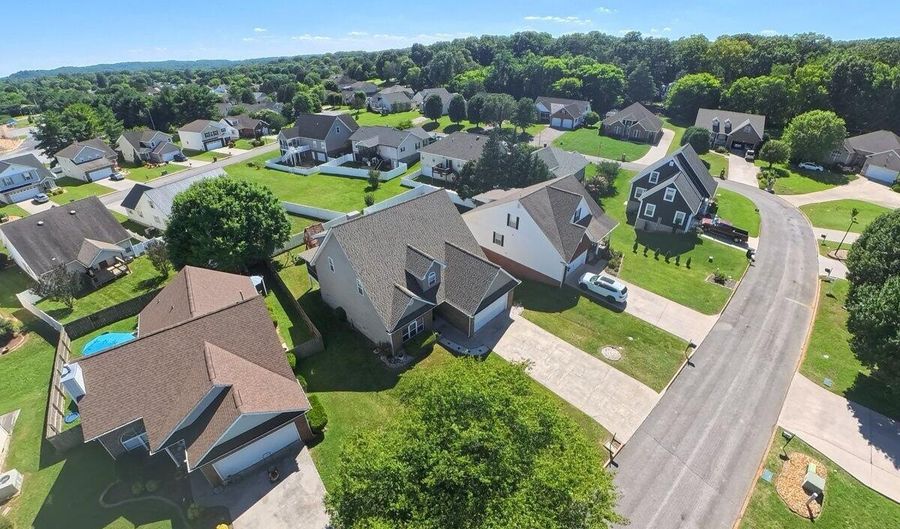 242 Fyke Dr, Athens, TN 37303 - 4 Beds, 3 Bath
