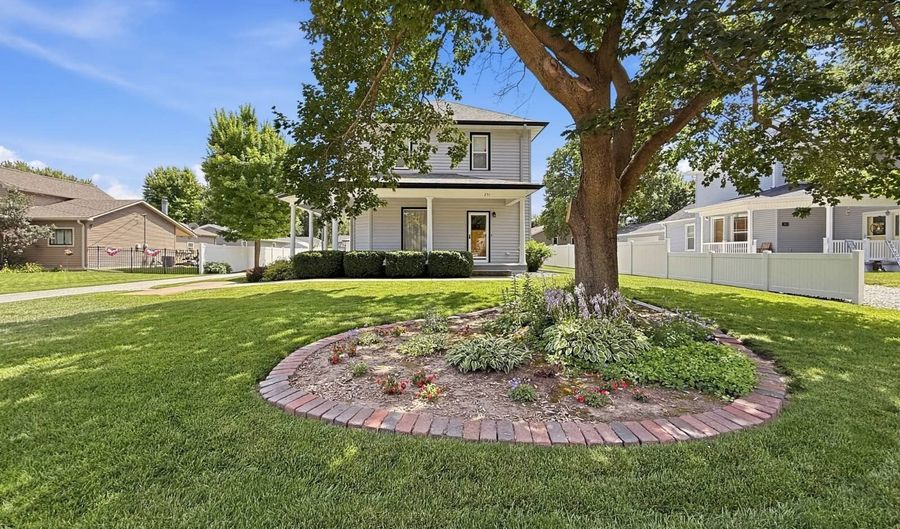 251 W Fairview, Albion, NE 68620 - 3 Beds, 3 Bath