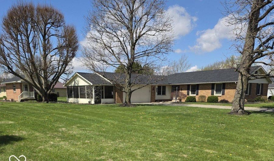 1208 Fulton Ave, Alexandria, IN 46001 - 3 Beds, 3 Bath