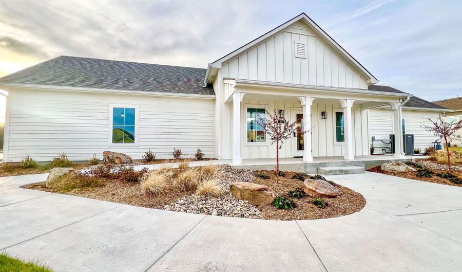 419 E Park Pl, Andover, KS 67002 - 2 Beds, 3 Bath