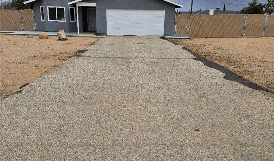 11072 Moki Ct, Apple Valley, CA 92308 - 3 Beds, 2 Bath