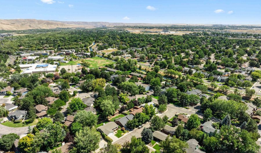 2989 S Cantrell Ave, Boise, ID 83706 - 3 Beds, 2 Bath