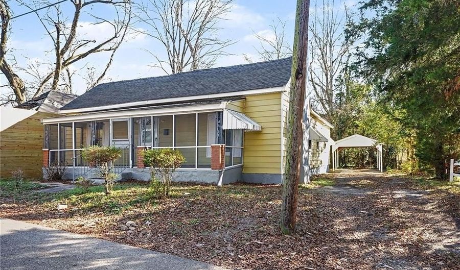 107 1st St, Barnesville, GA 30204 - 3 Beds, 1 Bath