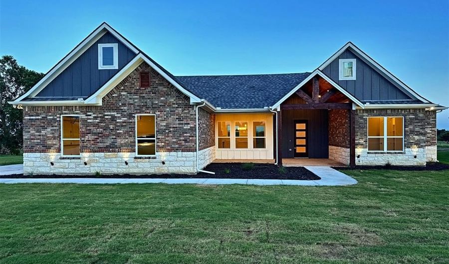 8300 Kelly Ln, Alvarado, TX 76009 - 4 Beds, 3 Bath