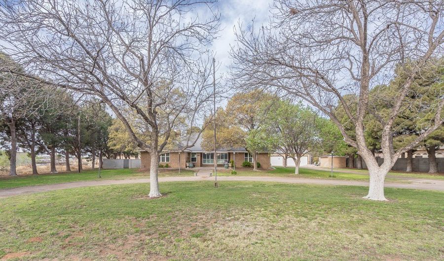 1445 NE 281, Andrews, TX 79714 - 4 Beds, 2 Bath