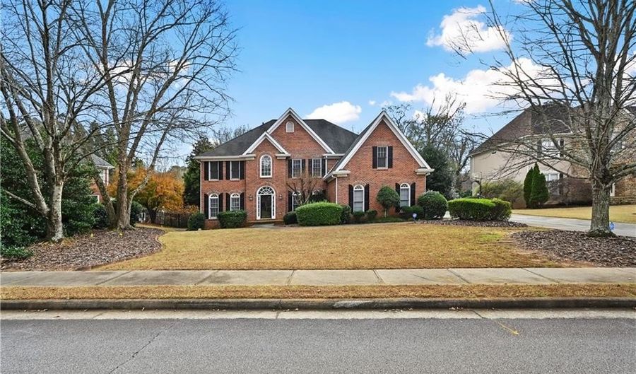 1070 Admiral Xing, Alpharetta, GA 30005 - 5 Beds, 4 Bath