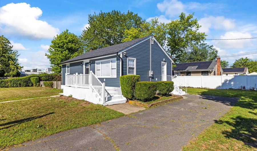 1 Atna Dr, Amityville, NY 11701 - 3 Beds, 1 Bath