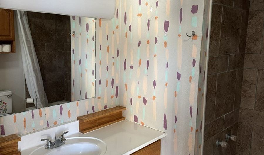 1104 N 5th St, Alpine, TX 79830 - 1 Beds, 1 Bath