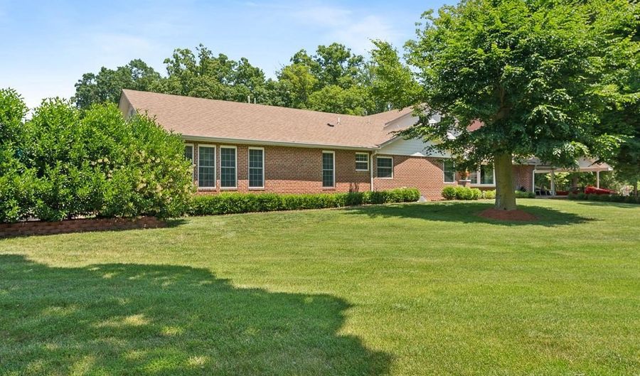 1211 PINE Ln, Accokeek, MD 20607 - 4 Beds, 5 Bath