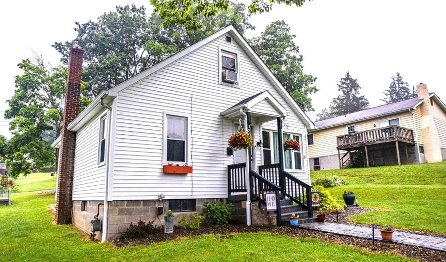 1508 25th Ave, Altoona, PA 16601 - 4 Beds, 1 Bath