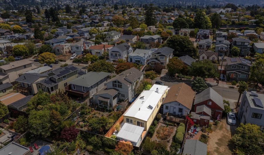1060 Curtis St, Albany, CA 94706 - 2 Beds, 1 Bath