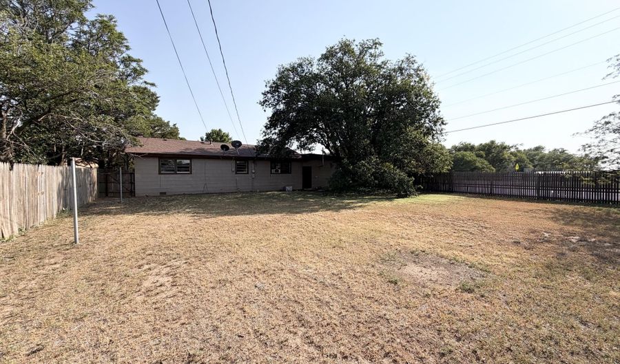 712 9th St, Abernathy, TX 79311 - 3 Beds, 2 Bath