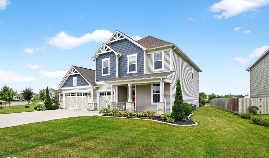 1081 Park Ct, Avon, IN 46123 - 5 Beds, 3 Bath
