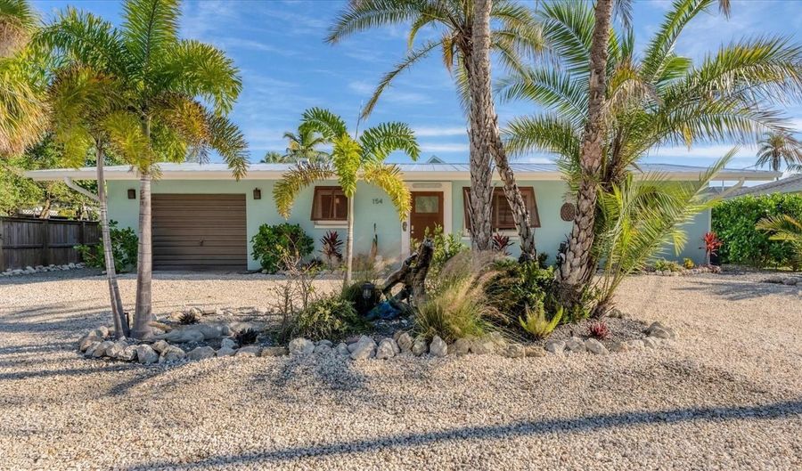 154 CRESCENT Dr, Anna Maria, FL 34216 - 3 Beds, 3 Bath