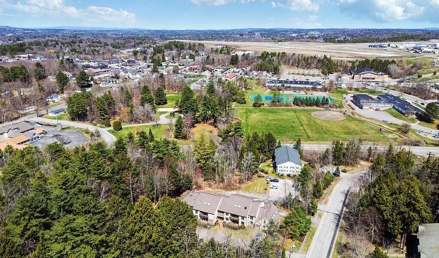 34 Parkwood Dr, Augusta, ME 04330 - 2 Beds, 2 Bath