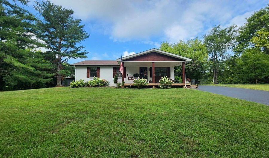 2106 Seventy Six Falls Rd, Albany, KY 42602 - 4 Beds, 2 Bath