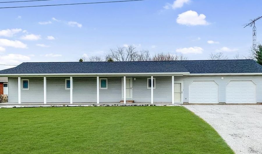 821 Main St, Ashland, OH 44805 - 4 Beds, 2 Bath
