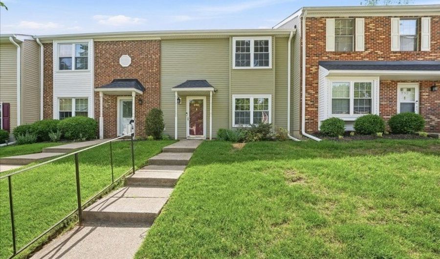 293 Gettysburg Way, Bayonne, NJ 07035 - 2 Beds, 3 Bath