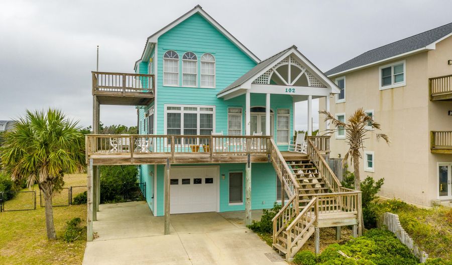 102 Sandridge Dr, Atlantic Beach, NC 28512 - 3 Beds, 4 Bath