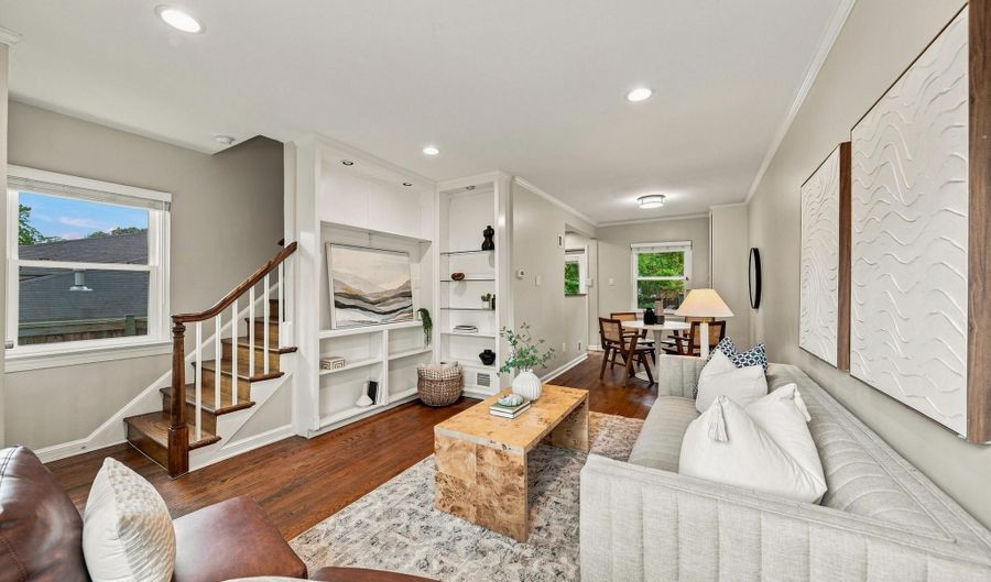 8 E MASONIC VIEW Ave, Alexandria, VA 22301 - 2 Beds, 2 Bath