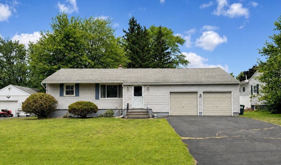5 Knauf Ln, Albany, NY 12211 - 4 Beds, 2 Bath