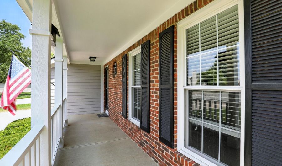 7961 Thornberry Ct, Avon, IN 46123 - 4 Beds, 3 Bath